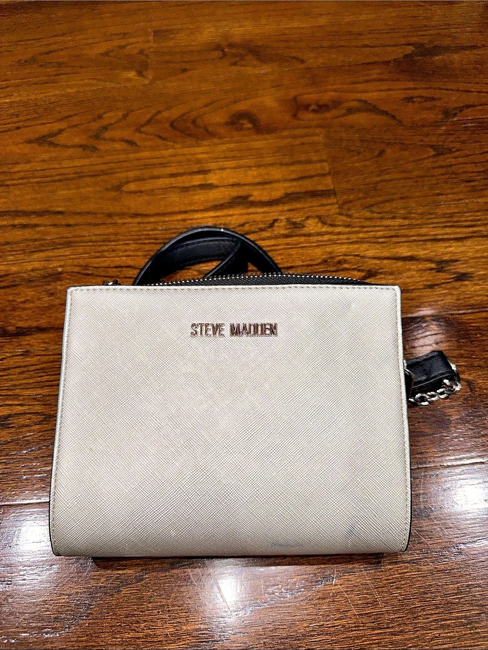 Steve Madden Crossbody Chain Strap Bag in Silver & Black